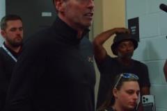 不要松懈！4-0橫掃熱火晉級后騎士主帥在更衣室訓話