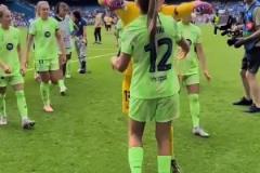 都是大美女??！充滿(mǎn)了歡聲笑語(yǔ)！巴薩女足：里斯本，我們來(lái)了！