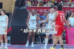 這球是小羊防守犯規(guī) 還是阿夢(mèng)進(jìn)攻犯規(guī)呢？吧友們給分析分析