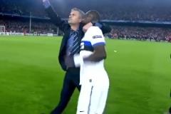 再相遇已過(guò)15年！國(guó)米晉級(jí)歐冠決賽，穆里尼奧在諾坎普狂奔