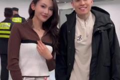 這顏值闊以的哈！美女粉絲和陳盈駿&周琦合影~