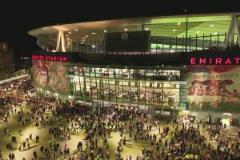 場(chǎng)面太壯觀了！酋長(zhǎng)球場(chǎng)6萬(wàn)人退場(chǎng)，場(chǎng)面壯觀！