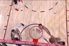 哥倆一起抽象西蒙斯拋投詭異三不沾 威少撿籃板也黃油手出界