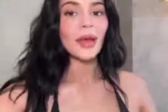 小詹娜身材顏值雙無(wú)敵，一時(shí)也不懂該看哪