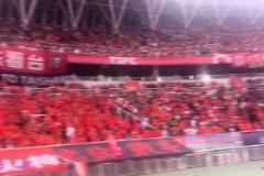 震耳欲聾！泰山隊主場戰(zhàn)平青島海牛，泰山隊球迷高喊“下課”