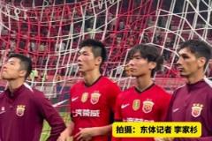 盡管海港吞下主場兩連敗苦果，但球迷依然用歌聲鼓勵球隊