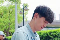 高雅亮潔！低調(diào)謙遜的顏駿凌?給人一種鄰家大男孩的感覺