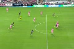 三維彈球！溫哥華白浪輕松打穿邁阿密后防，腳后跟穿進(jìn)球門