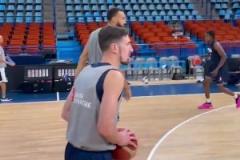 終于等來證明自己的機(jī)會(huì)！名場(chǎng)面：戈貝爾法國(guó)隊(duì)內(nèi)的三分訓(xùn)練！