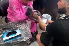 眾所周知打球只是我的副業(yè)！三球這紋身技術(shù)不賴啊