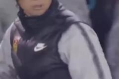 吹不了頭發(fā)了！律師談李鐵服刑后生活：能踢球，需剃平頭或光頭