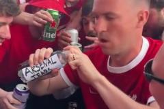 外網(wǎng)動(dòng)畫(huà)惡搞：斯洛特和薩拉赫冠軍游行，曼城和阿森納被嘲諷！