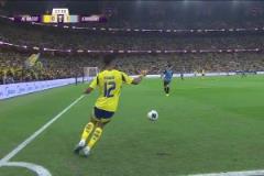 勝利1-1扳平比分！馬內(nèi)強(qiáng)突內(nèi)切打門折射入網(wǎng)！