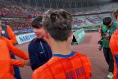 三哥?；丶铱纯矗≥锟￠h以最低調(diào)的方式謝場