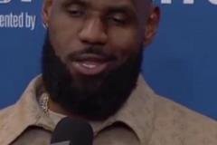 如何看沒(méi)中鋒？老詹：無(wú)可奉告 我兄弟濃眉說(shuō)想要中鋒就被交易了