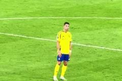 倍感自責(zé)！最后時刻錯失絕平！C羅賽后自言自語重復(fù)射門動作！