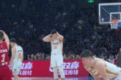 主場壓迫感！劉傳興被派上場，遭全場北京球迷“XX問候”