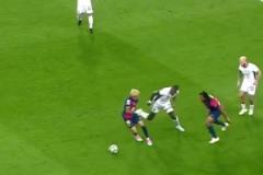 亞馬爾這球真的太牛了！仿佛，梅西重回巴塞羅那！