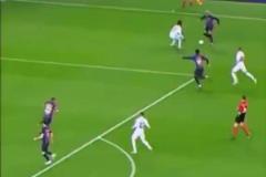 這是阿勞霍！？這是亞馬霍啊盤(pán)帶技巧這么好，烏拉圭球員好細(xì)