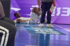 望無大礙！陳盈駿推迪亞洛違體，后者落地踩到周琦張寧崴腳受傷