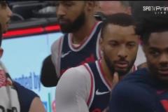 哈登累壞了！這場打了46分鐘，賽后接受女記者采訪，累得直扶膝