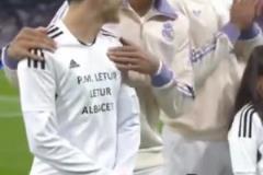 姆巴佩：太過(guò)分了，是誰(shuí)安排這么高的球童給我！