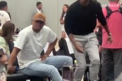 馬刺大聚會！馬刺發(fā)布會花絮：鄧肯一頭秀發(fā)，福克斯?jié)M臉笑容！