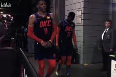 威少這體格真強(qiáng)大?。∵€記得這是哪一年的雷霆隊(duì)嗎？