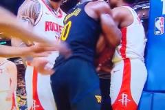 海王溫柔摟腰巴特勒這一下，簡直把我給笑翻了！