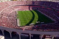 爆滿！河床主場(chǎng)無與倫比的狂熱氛圍