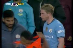 絕對有料！被拍到身穿多特蒙德球衣的碧梨！