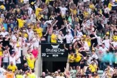 英冠版9320！現(xiàn)場看利茲聯(lián)逆轉(zhuǎn)絕殺奪冠時刻