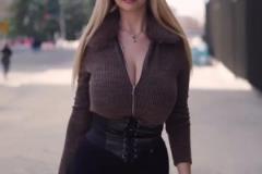 擎天大白玉柱皇馬女主持逆天腰臀比，這身材搖搖又晃晃~