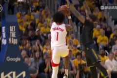 看著真疼啊阿門快攻被佩頓空中撞翻磕到后腦，裁判吹普通犯規(guī)