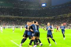 破心魔，實(shí)拍：阿斯拉尼點(diǎn)射破門，眾隊(duì)友將其團(tuán)團(tuán)圍住