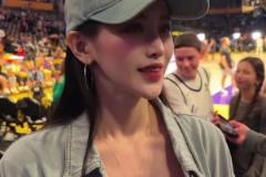 湖人主場(chǎng)的寶島美女球迷，有夠水靈哦~