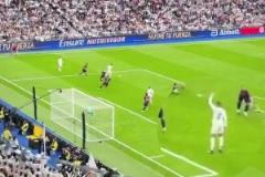 姆巴佩手都快舉累了，結(jié)果被居勒爾世界波折服