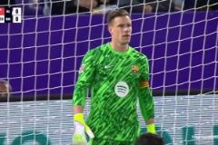 巴薩0-1落后！伊萬-桑切斯打門折射詭異弧線入網(wǎng)！特獅毫無辦法！