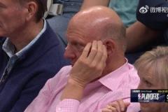 全球億萬(wàn)富豪榜第10！比分落后鮑爾默托腮沉默不語(yǔ) 當(dāng)老板苦哇