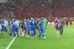 客場(chǎng)不敵成都蓉城遭遇賽季首敗，申花全隊(duì)賽后依然向遠(yuǎn)征軍致意