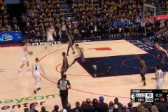 這球很關鍵！約基奇接布勞恩傳球重新將分差迫近至10分