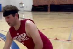 外國(guó)網(wǎng)友模仿申京打球 細(xì)節(jié)處理你覺(jué)得如何？