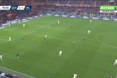 扳平比分！萊奧后點(diǎn)得球推射邊線入網(wǎng)