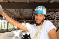 今天23中7瘋狂打鐵！美國(guó)網(wǎng)友惡搞：塔圖姆趕緊去工地上班吧