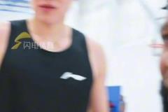 比爾西蒙斯：湖人可用到期合同+首輪換到恩比德，76人受夠他了