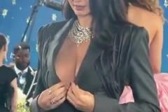 布克作何感想？詹娜這身穿搭，到底是想不想讓人看見？