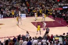 真是難以置信！最后1分鐘騎士仍領(lǐng)先7分，結(jié)果最后被哈利伯頓神奇1+3逆轉(zhuǎn)翻盤！