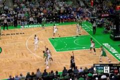 綠軍球迷看了心塞！塔圖姆末節(jié)5中1，致命失誤葬送翻盤(pán)希望