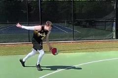 今天還能偷一場(chǎng)勝利嗎美國(guó)球迷模仿威少打球縮頭那一下太像了