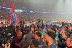 姆總羨慕了！姆巴佩去皇馬巴黎再進歐冠決賽 賽后巴黎瘋狂慶祝